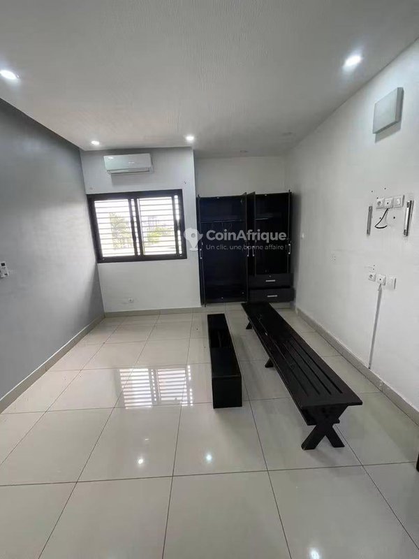 Vente appartement 3 pièces - Marcory zone 4 — photo 5