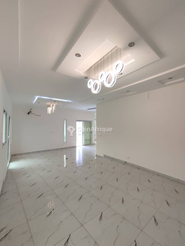 Location villa 5 pièces - Cocody — photo 2
