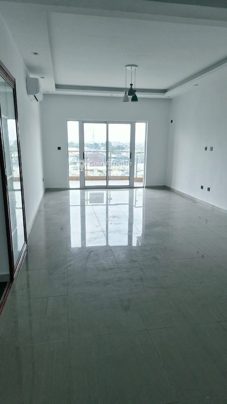 Location appartement 4 pièces en Zone 4 — photo 3