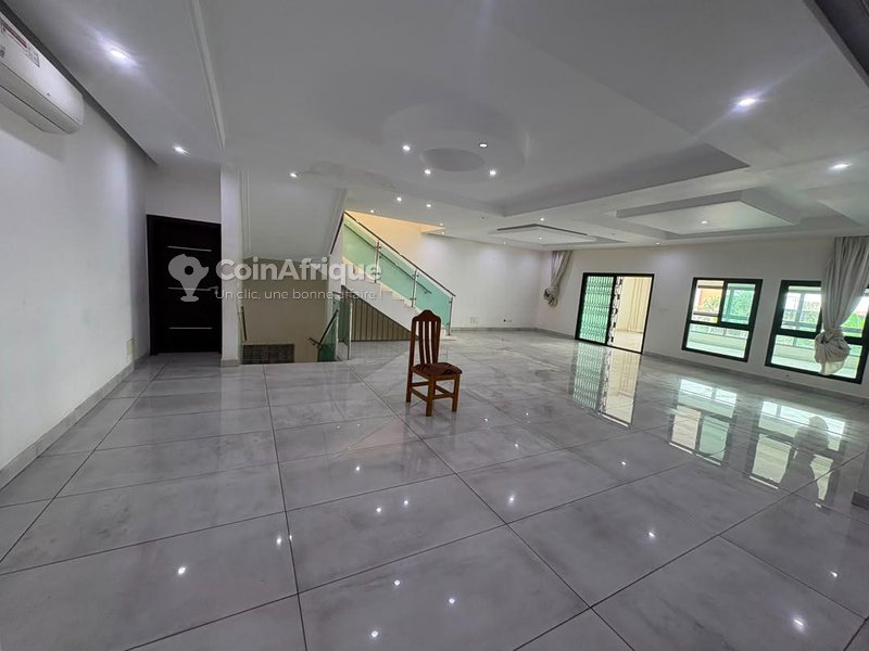 location villas 17 pièces - cocody rivera m badon ambassade chine — photo 2