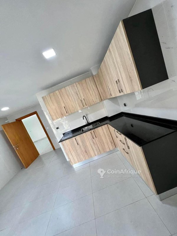 location appartements 4 pièces - cocody 2 plateau 7ème tranche — photo 2
