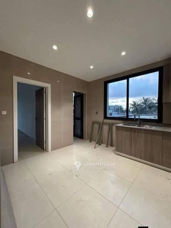 location appartements 5 pièces rivera 3 triangle- cocody — photo 3