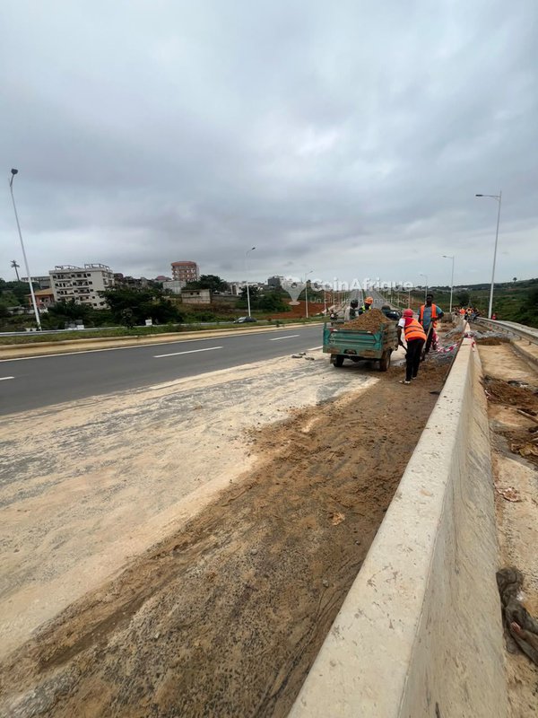 Terrain 400m² - bingerville en bordure de la nouvelle voie — photo 3
