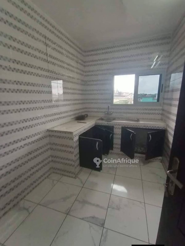 Location appartements 4pièces - Cocody — photo 3