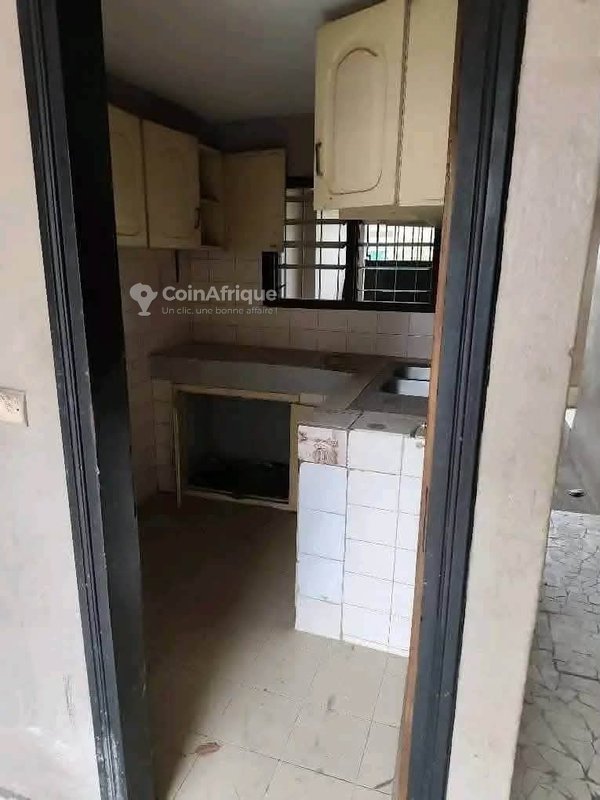 Vente Villa basse de 6 pièces à vendre situé à cocody angre dans une cité non loin de l'église stain ambroise — photo 4