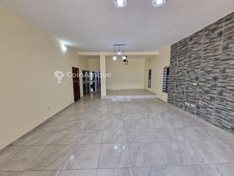 ‎location villa duplex 8 pièces — photo 2