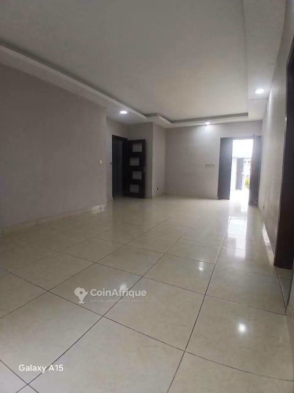 Vente villa basse 4 pièces à Cocody rivera faya cité du port — photo 4