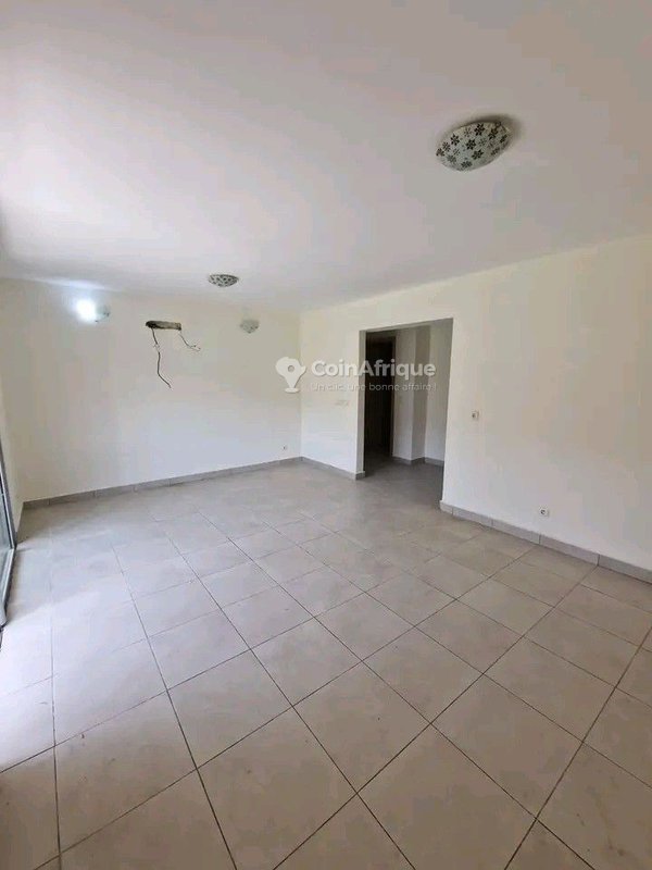 Vente appartement 4 pièces à Cocody-Angré 8ème Tranche — photo 2