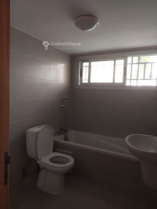 Vente appartement 4 pièces à Cocody-Angré 8ème Tranche — photo 5