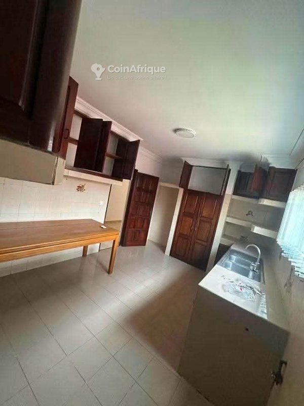 Location villa duplex de 6 pièces à cocody rivera 3 cap nord — photo 3