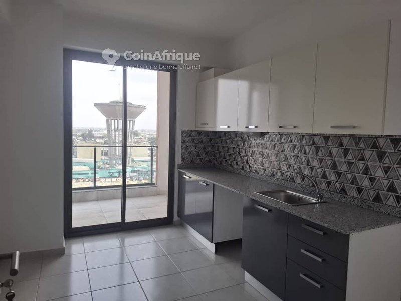 Location appartement 4 pièces à Marcory zone 4 — photo 4