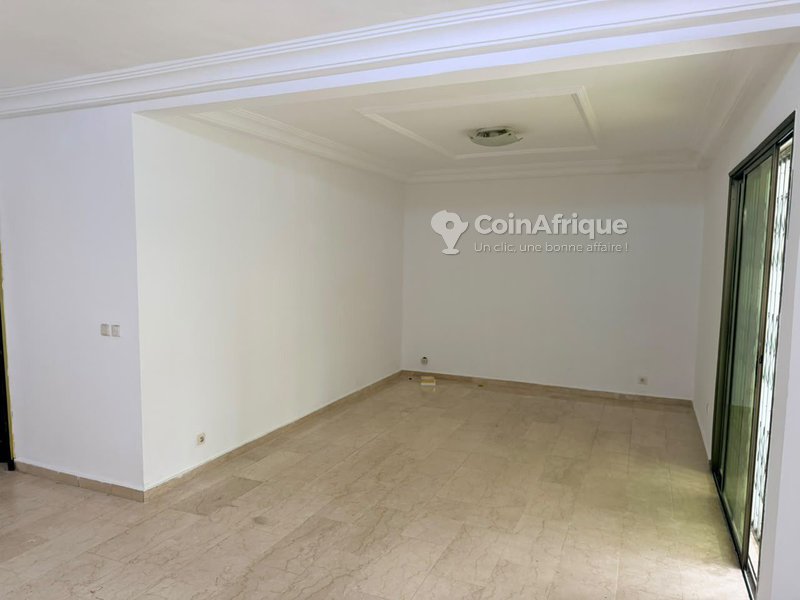Location villa duplex 7 pièces - angré 8ème tranche cité soleil 3* — photo 2