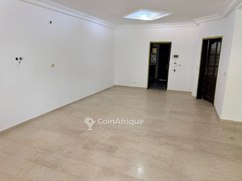 Location villa duplex 7 pièces - angré 8ème tranche cité soleil 3* — photo 3