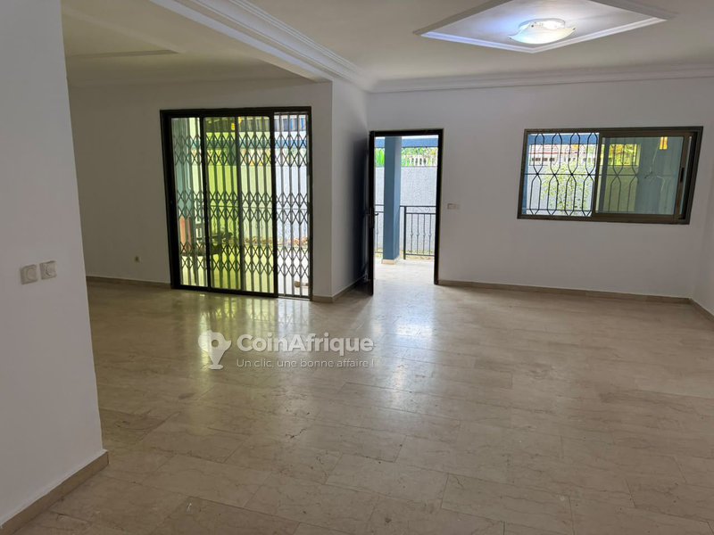 Location villa duplex 7 pièces - angré 8ème tranche cité soleil 3* — photo 4