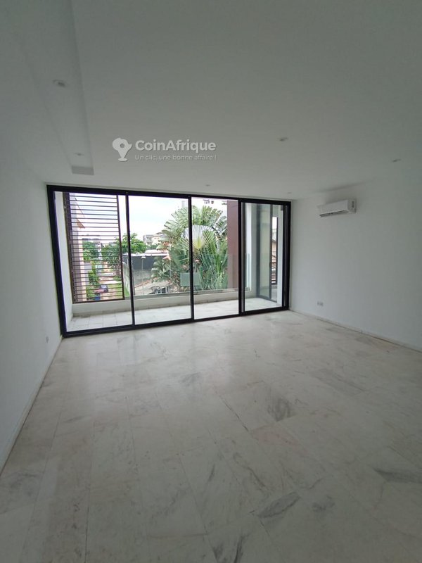 Location appartement de standing 4 pièces - Cocody 2 plateaux 7eme tranche — photo 2
