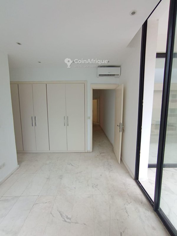 Location appartement de standing 4 pièces - Cocody 2 plateaux 7eme tranche — photo 3