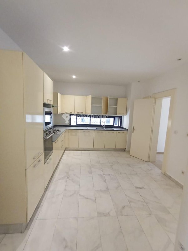 Location appartement de standing 4 pièces - Cocody 2 plateaux 7eme tranche — photo 5