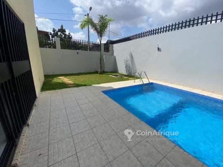 location villas 4 pièces - cocody riviera 4 — photo 2