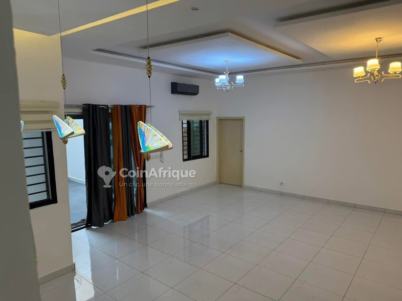 Location villa duplex 6 pièces- Angré 8ème tranche non de la cité diaspora — photo 2