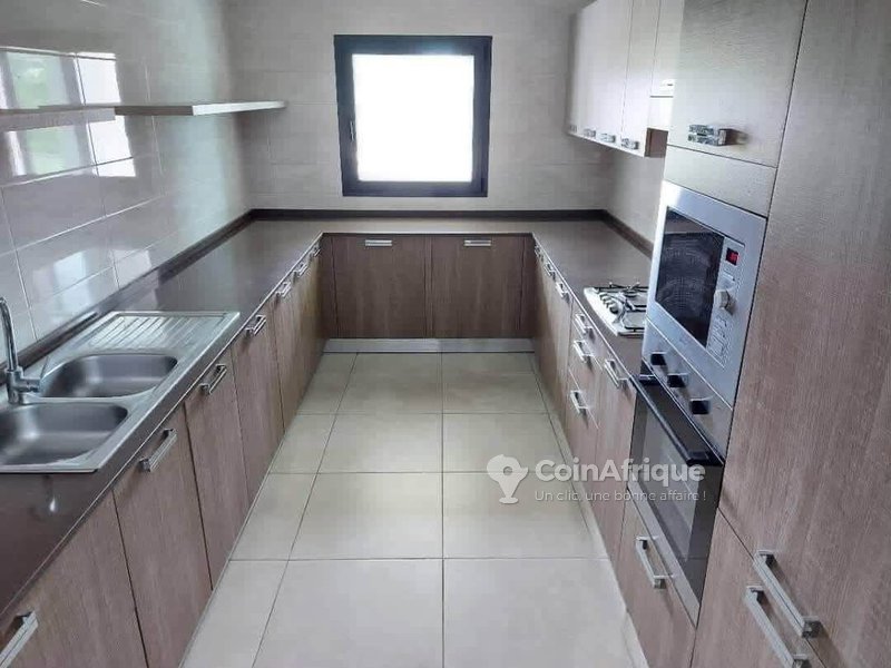 Location appartement 3pièces - Cocody danga — photo 3