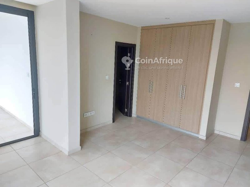 Location appartement 3pièces - Cocody danga — photo 4