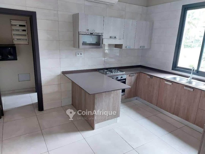 Location appartements 04 pièces - Cocody danga — photo 4