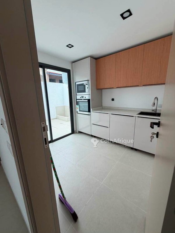 Location villa duplex 4 pièces à Cocody rivera 4 Mbadon cité Vatican — photo 3