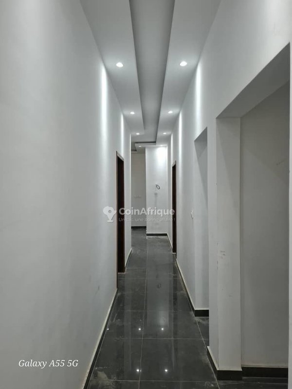 Location appartement 4 pièces à Cocody Angré chu — photo 3