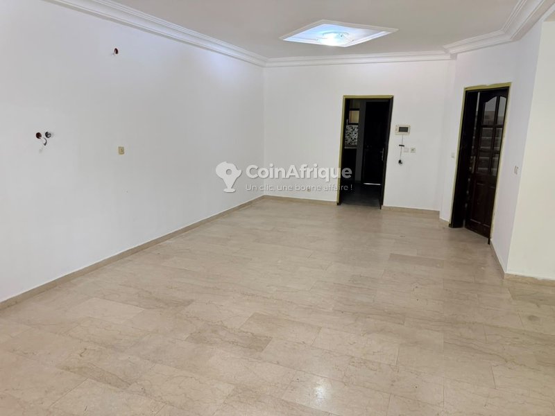Location villa duplex de 7 pièces à cocody angre 8eme tranche cité soleil 3 — photo 3