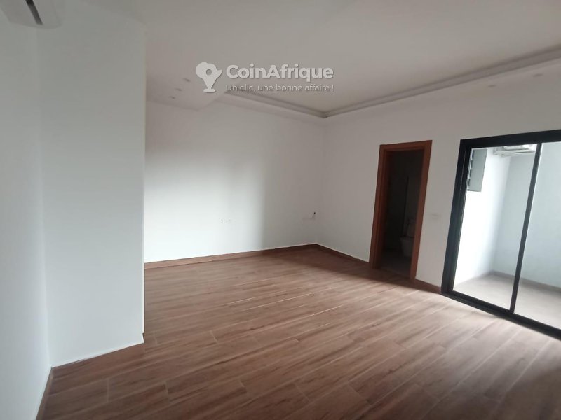 Location appartement de standing 5 pièces - cocody 2 plateaux 8eme tranche — photo 3