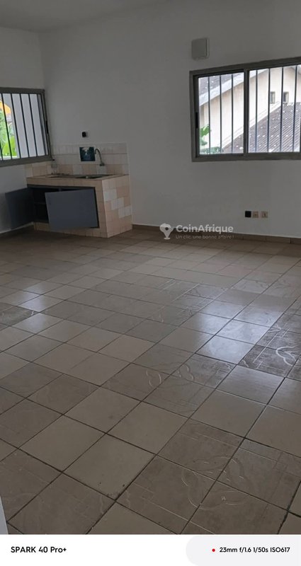 Location villa 9 pièces à Cocody Riviera 2 — photo 3