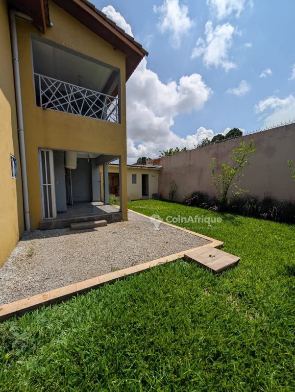 Location villa 6 pièces à Cocody Riviera 3 — photo 2