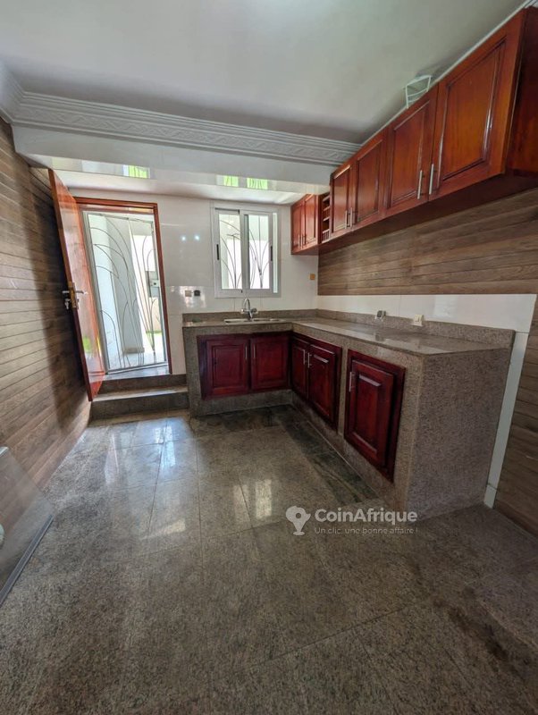 Location villa 6 pièces à Cocody Riviera 3 — photo 4