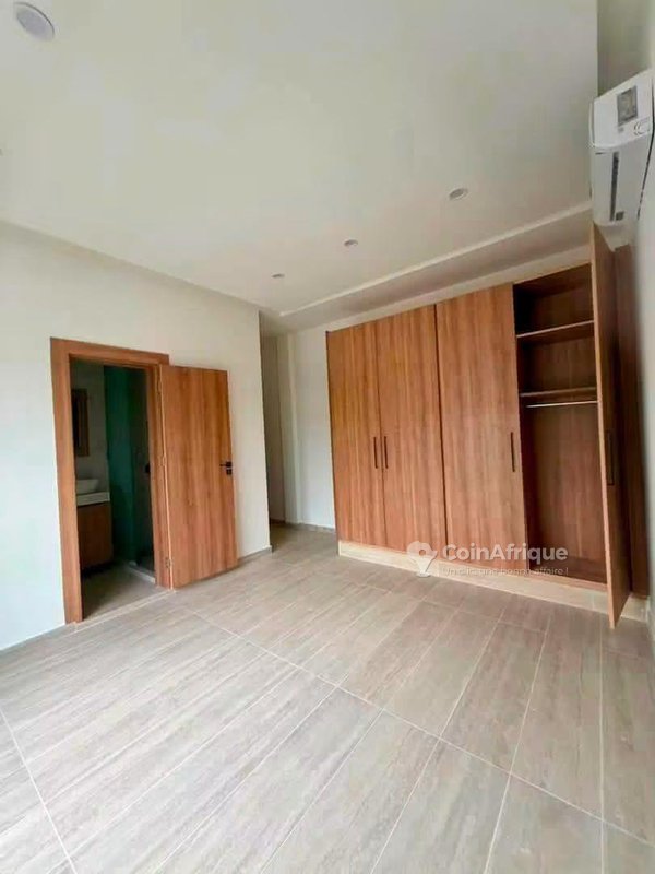 Location villa 7 pièces à Cocody Riviera golf Berverly Hill — photo 4