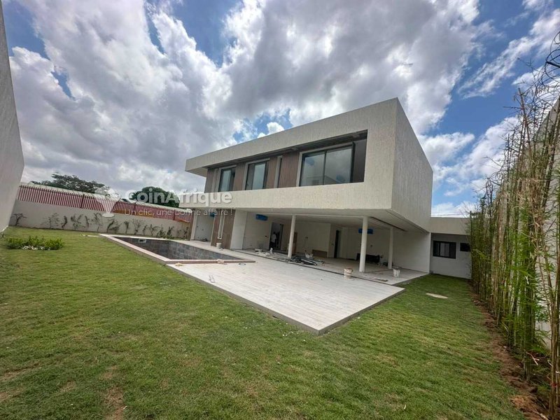 Location villa 7 pièces à Cocody Riviera Golf — photo 3