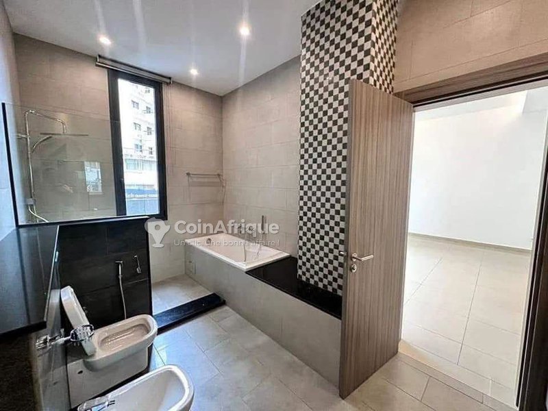 Location appartement 4 pièces à Cocody Danga — photo 5