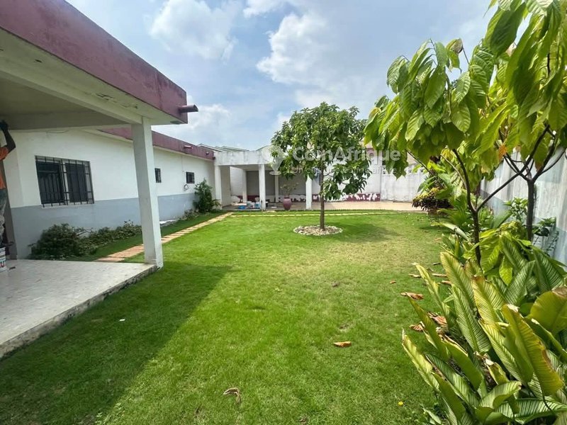 Location villa basse de 5 pièces à cocody rivera 3 dans une zone résidentielle — photo 2