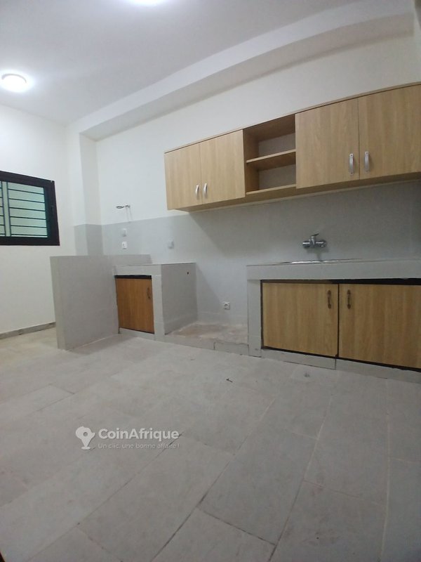 Location appartement 3 pièces à Cocody Angré nouveau chu — photo 3
