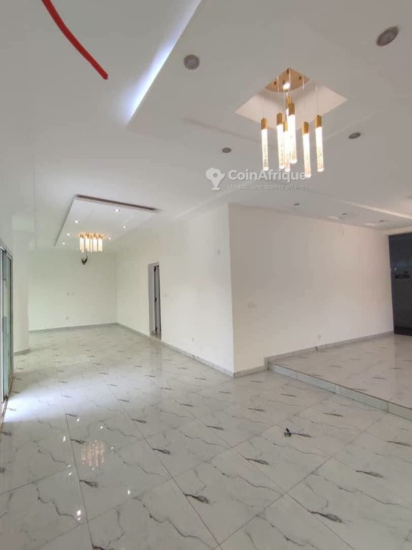 Location villa duplex 7 pièces à Cocody cité sir — photo 3