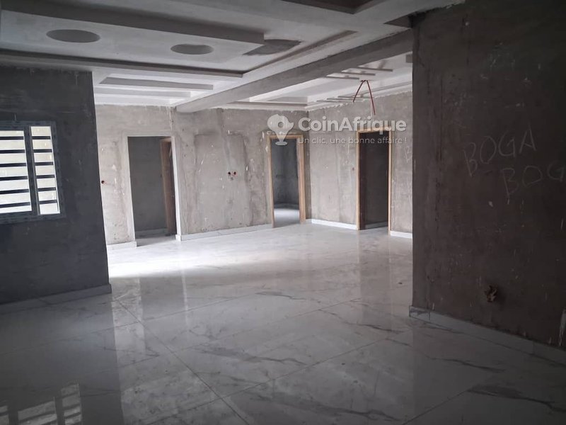 VENTE IMMEUBLE NEUF R+2 À COCODY-RIVIERA PALMÉRAIE — photo 3