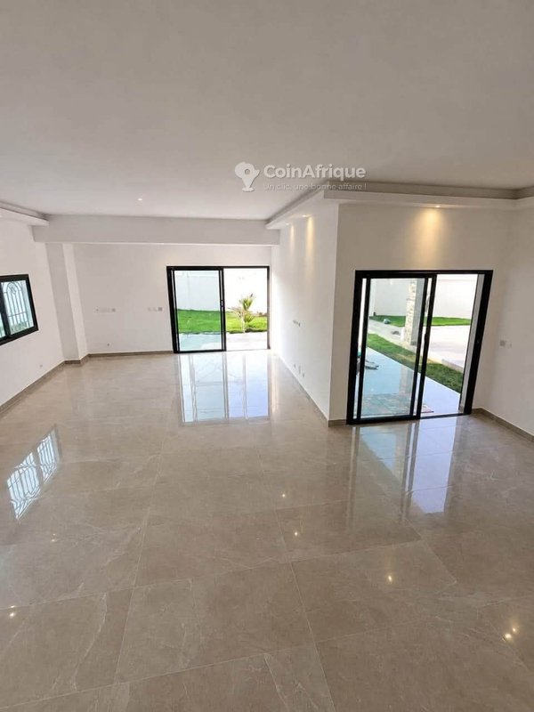 Location villa duplex 7 pieces à Cocody Rivera faya jule vene — photo 4