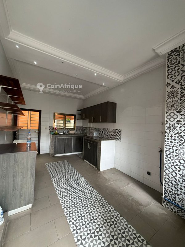 Location villa 5 pièces - riviera faya -cité atci — photo 4