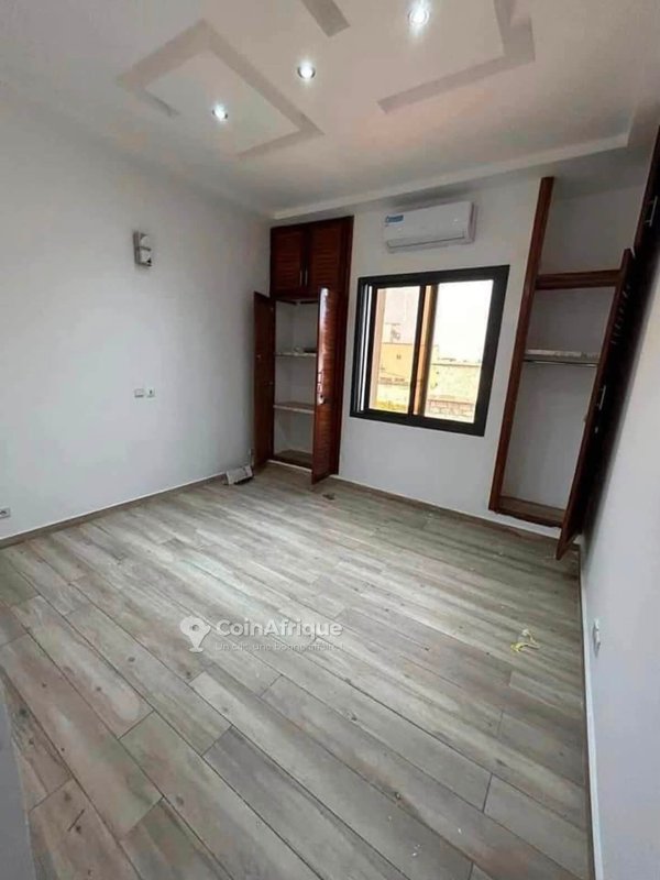 Location appartement 3 pièces à cocody non au 1er étage — photo 5