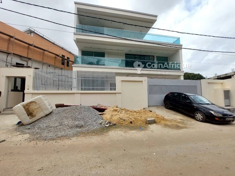 Vente villa triplex 8 pièces - Cocody Riviera — photo 4