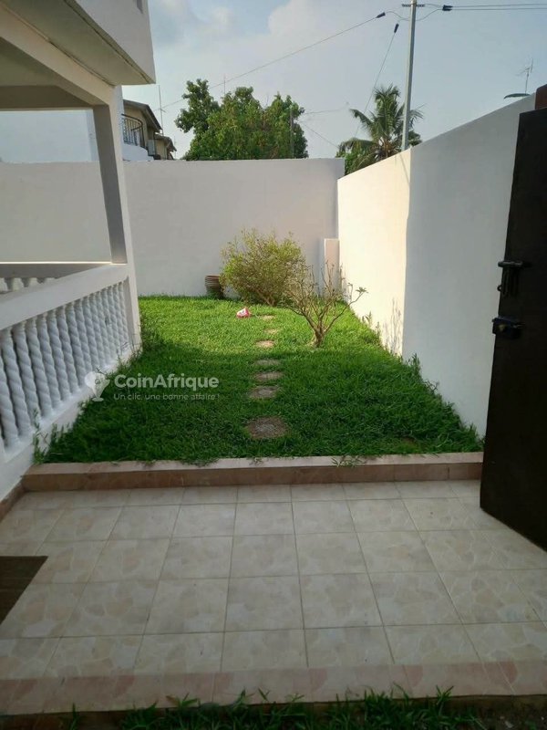 Location villa duplex 5pieces - Cocody angre 9eme tranche — photo 4