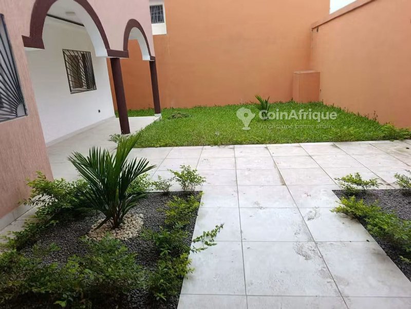 Location villa duplex 7 pièces - Cocody riviera Attoban — photo 3