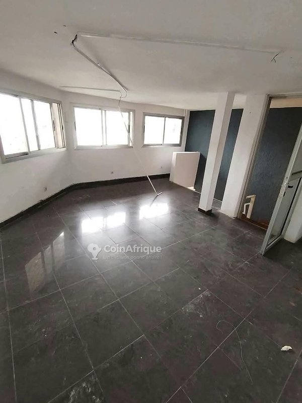 location magasin — photo 3
