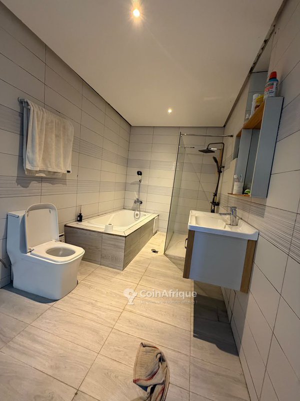 Location appartement 4 pièces Cocody - Angré Chu — photo 2