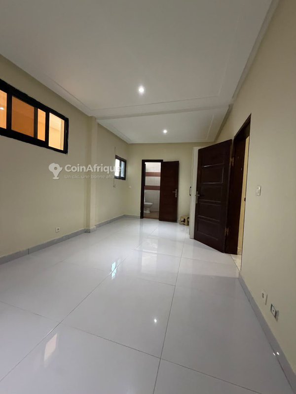 Location appartement 4 pièces Cocody - Angré Chu — photo 4