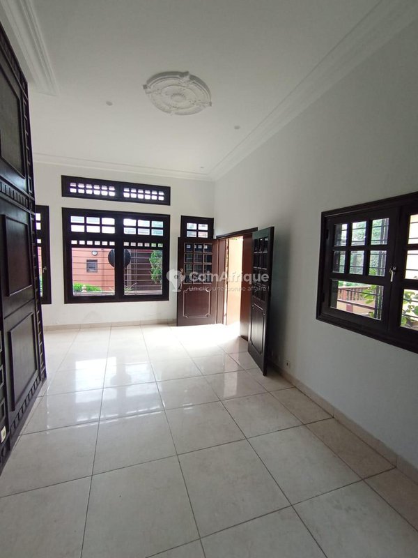 location villa duplex de standing 8 pièces + piscine commune - cocody riviera palmeraie — photo 2